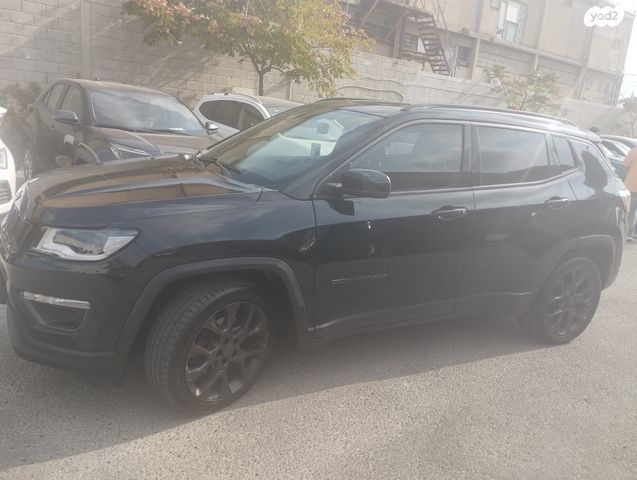 מודעת רכב ג'יפ קומפאס