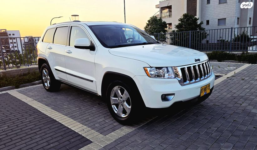 מודעת רכב ג'יפ גרנד צ'ירוקי