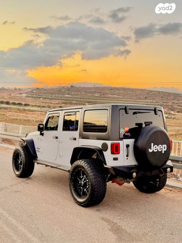 מודעת רכב ג'יפ רנגלר