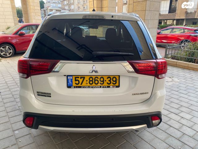 מיצובישי אאוטלנדר