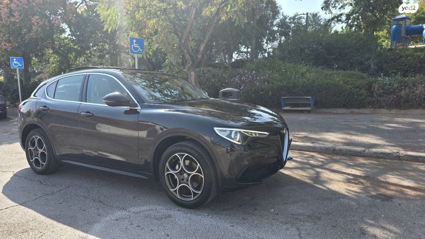 אלפא רומיאו סטלביו