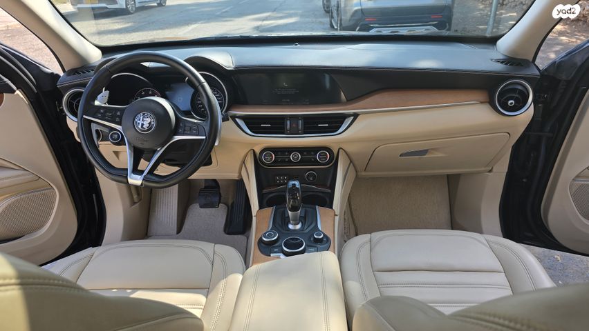 אלפא רומיאו סטלביו