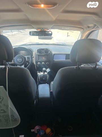 מודעת רכב ג'יפ קומפאס