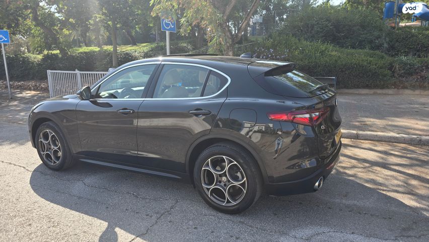 אלפא רומיאו סטלביו