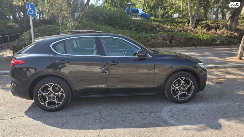 אלפא רומיאו סטלביו