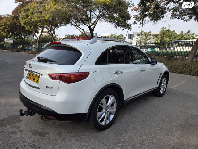 אינפיניטי FX37