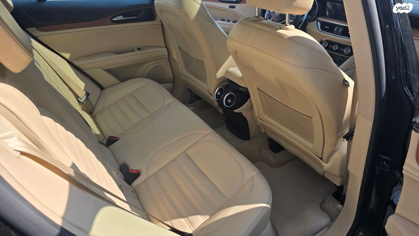 אלפא רומיאו סטלביו