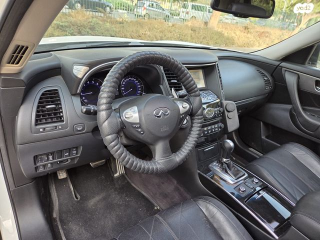 אינפיניטי FX37