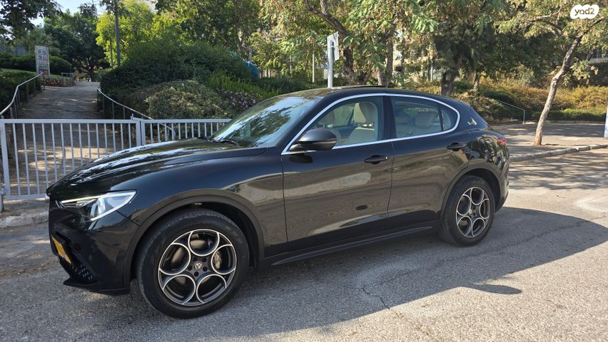 מודעת רכב אלפא רומיאו סטלביו