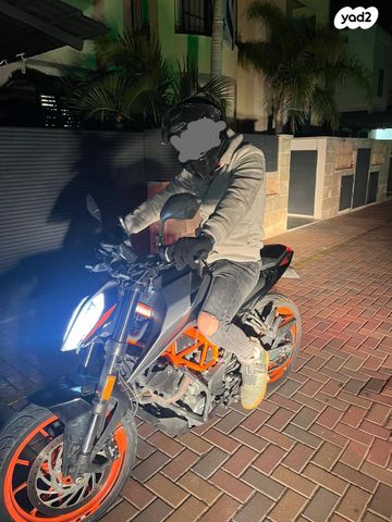 KTM Naked Duke 390