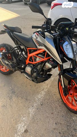 KTM Naked Duke 390