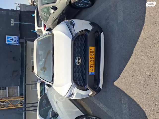 מודעת רכב טויוטה קורולה קרוס