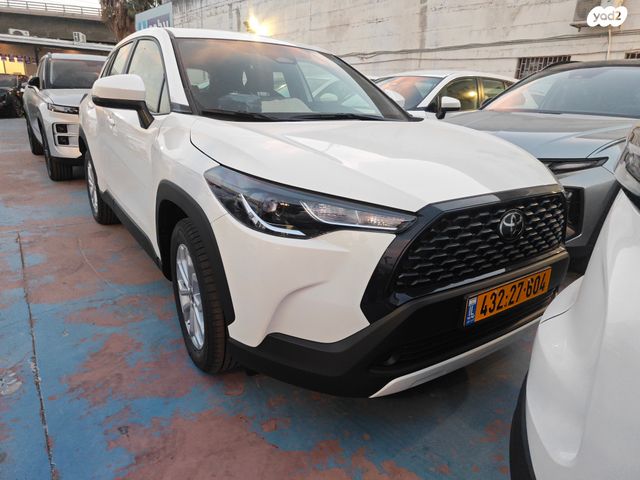 מודעת רכב טויוטה קורולה קרוס