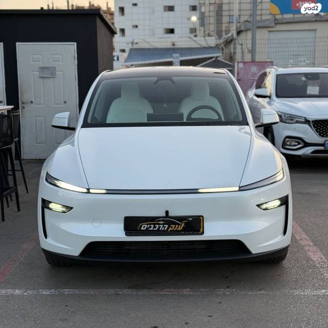 מודעת רכב טסלה מודל Y