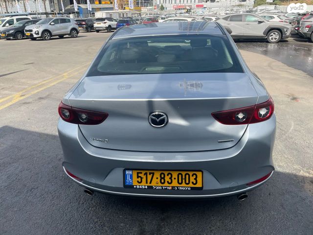 מאזדה 3