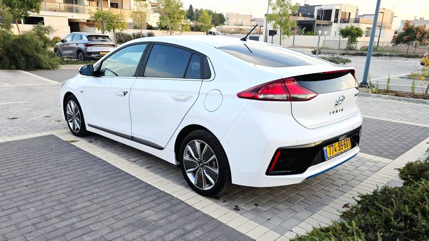 יונדאי איוניק