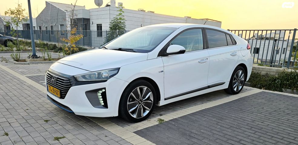 יונדאי איוניק