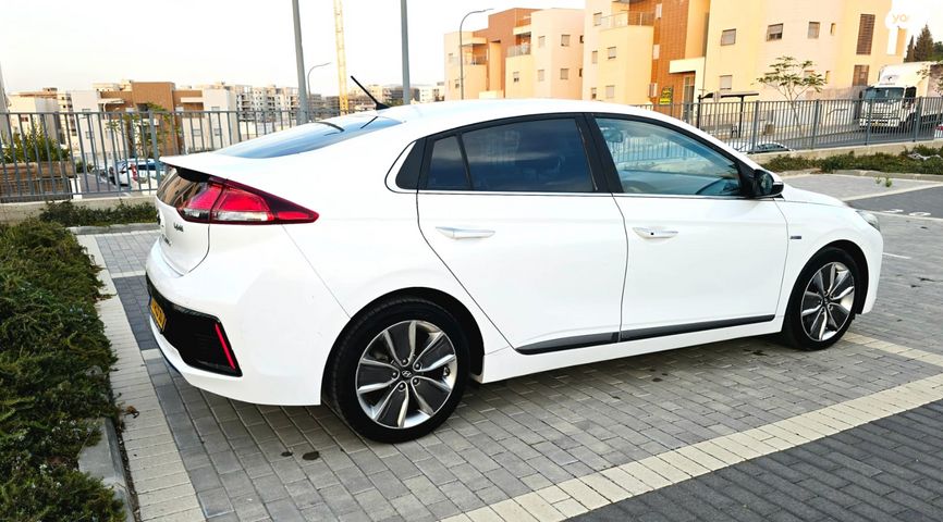 יונדאי איוניק