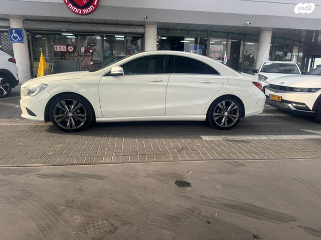 מודעת רכב מרצדס-בנץ CLA