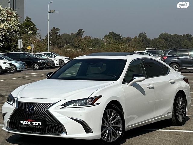 מודעת רכב לקסוס ES