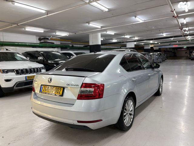 סקודה אוקטביה 