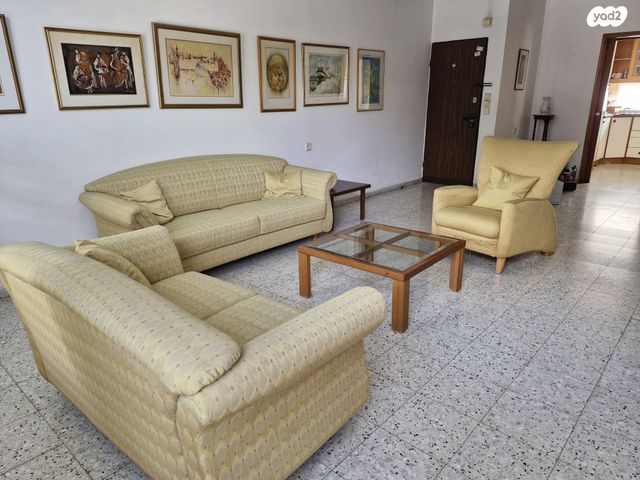 התשעים ושלוש 5