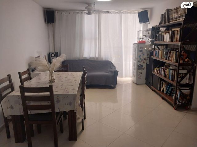 פתח תקווה 70