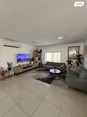 אביר יעקב 23