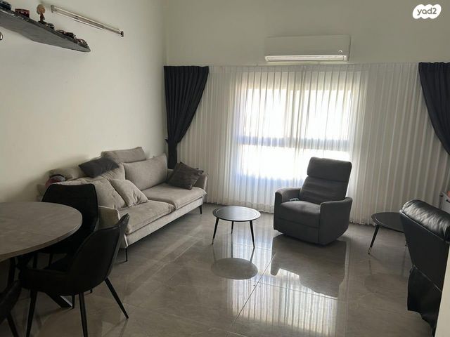 גינת אגוז 22