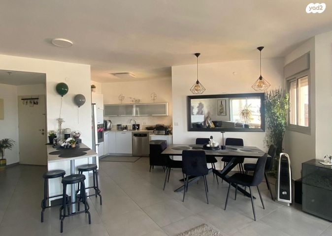 דירה, הגנים 9, נווה גן, רמת השרון