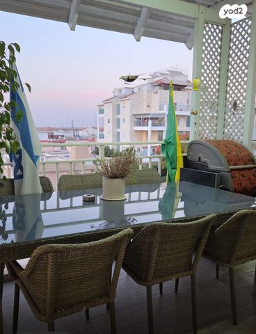 גג/ פנטהאוז, הר פאר 7, גליקסון, קרית גת