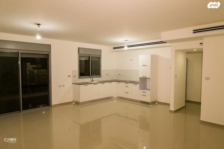 דרך מנחם בגין 22