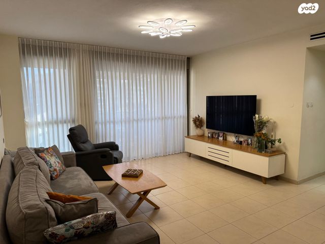 דירה, הציונות 19, רובע הקריה, הסיטי, אשדוד