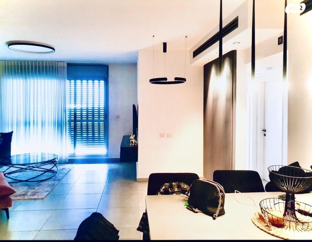 דירה, אריאל שרון 21, החותרים, טירת כרמל