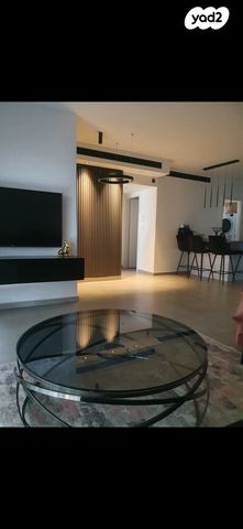 דירה, אריאל שרון 21, החותרים, טירת כרמל