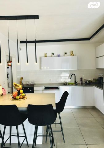 דירה, אריאל שרון 21, החותרים, טירת כרמל