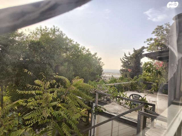 מפרץ חנייה 1