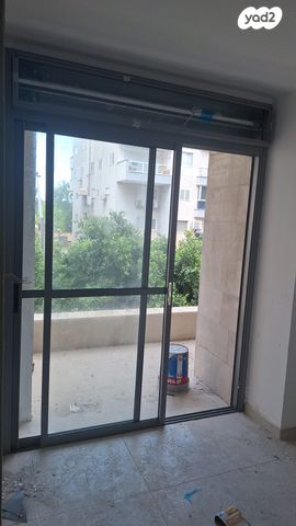 ז'בוטינסקי 12