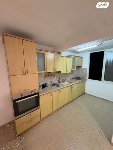 שדרות ג'יימס דה רוטשילד 65