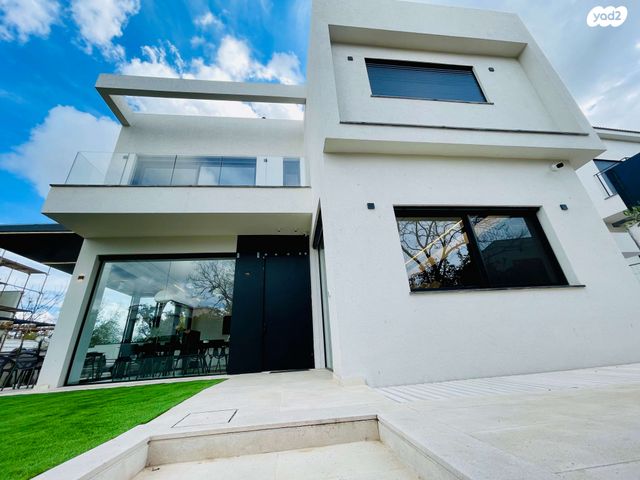 בית פרטי/ קוטג', קיבוץ גלויות 151, נווה עמל, הרצליה