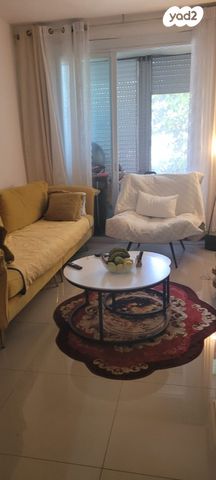 מקווה ישראל 8