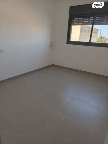 אפיקי מים 16