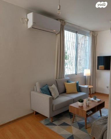 אבשלום חביב 26