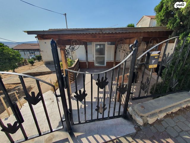 בית פרטי/ קוטג', חיים משה שפירא 4, שיכון ג, טבריה