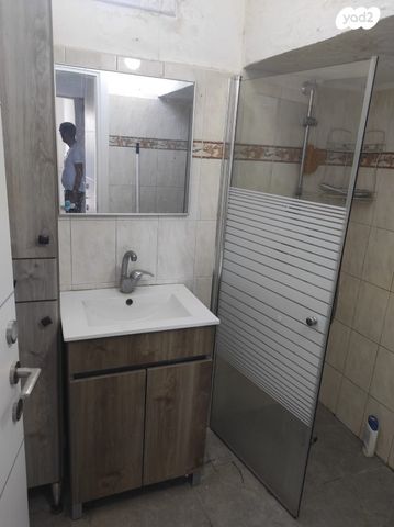 דירה, רוטשילד 61, עמידר, בת ים