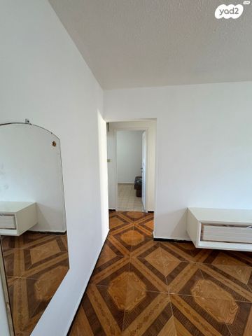 ח.מ. שפירא 14