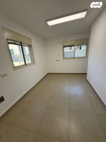 שדרות אבא חושי 1