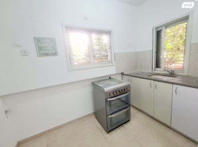 דירה, חנה סנש 8, שיכון ההסתדרות, בני ברק