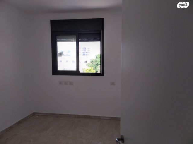 דירה, ספיר 26, אבני חן, חריש