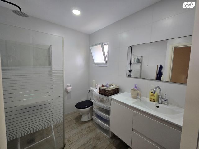 דירה, שדרות ודג'ווד 36, מרכז הכרמל, חיפה